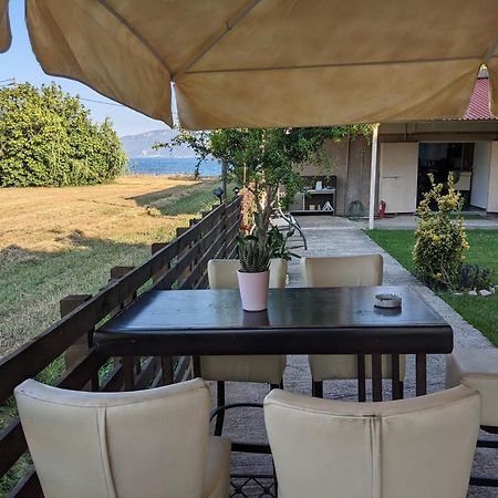 Nafpaktos Beach Apartment ภายนอก รูปภาพ